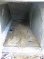 Under trappan blir det cementplattor
